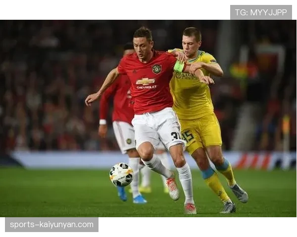 曼联进攻推进阶段断裂，影响前场衔接与得分效率